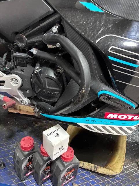 Akman Motor Sivas atölyesinde motosiklet servis ve bakım çalışması 34