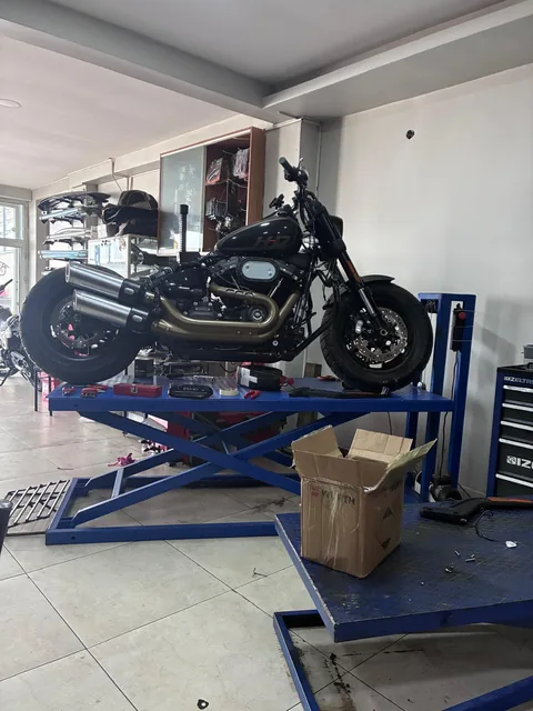 Akman Motor Sivas atölyesinde motosiklet servis ve bakım çalışması 39