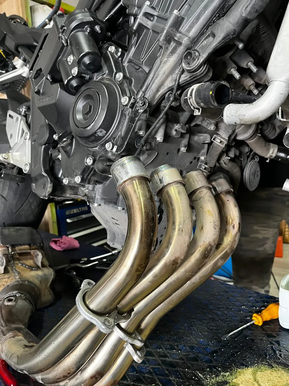 Akman Motor Sivas atölyesinde motosiklet servis ve bakım çalışması 66